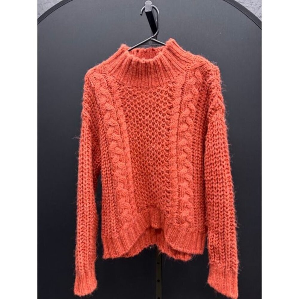 Univesal Thread Cable Knit Coral Crewneck Sweater